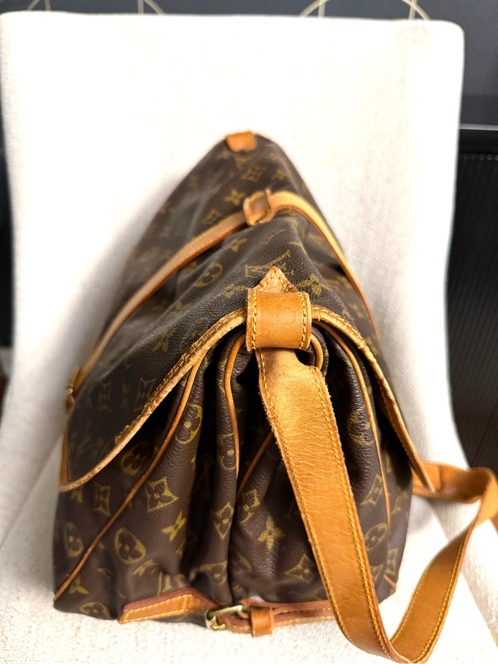 Authentic Louis Vuitton Saumur 35 in Monogram brown LV canvas M42254 - Picture 6 of 16